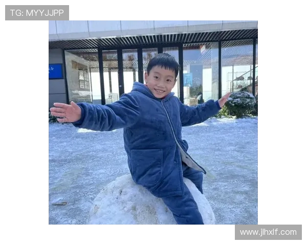 全景解析当代足球明星成长轨迹与赛场传奇故事精彩篇章深度观察