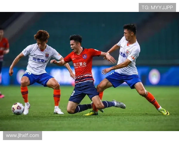 重庆足球队运营揭秘：深度解析其成功与挑战的背后故事